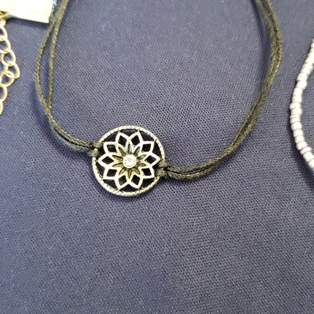 Jewelry - Picture 5 of 10